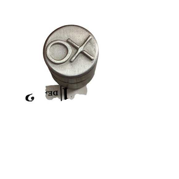 Hugs & Kisses Game Set tic-tac-toe NWT Pewter Mini Round Tin ©️Jill Made In USA - Picture 5 of 7